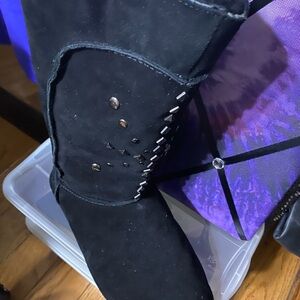 BearPaw Women Black Boots Sz 9